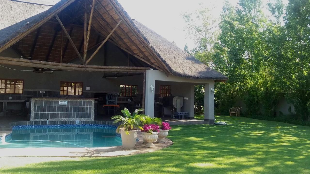 Lavender Lodge Vryburg Esterno foto